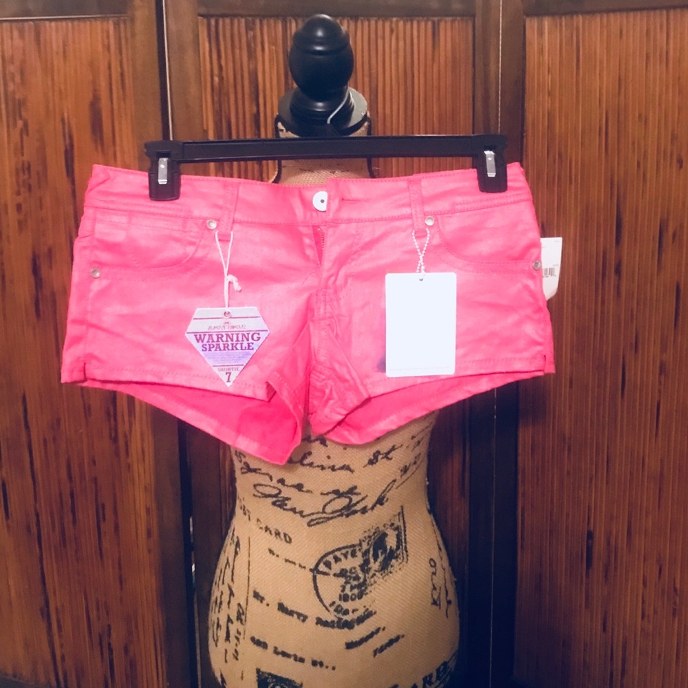 PiNK jean shorts